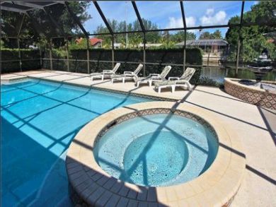 Private pool & hot tub
